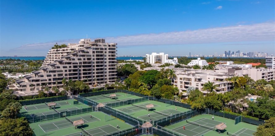 Condo à Key Biscayne, Floride, 4 chambres  № 2011368