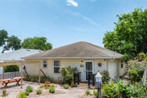 House in Oak Hill, Florida 3 bedrooms, 162.58 sq.m. № 2124513 - photo 2