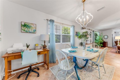 House in Oak Hill, Florida 3 bedrooms, 162.58 sq.m. № 2124513 - photo 9