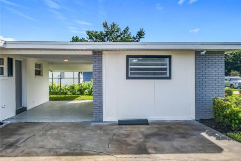 House in Orlando, Florida 3 bedrooms, 178.09 sq.m. № 1879768 - photo 6