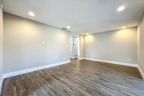 House in Orlando, Florida 3 bedrooms, 178.09 sq.m. № 1879768 - photo 27