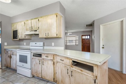 House in Largo, Florida 2 bedrooms, 90.21 sq.m. № 1657551 - photo 11