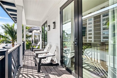 House in Sarasota, Florida 10 bedrooms, 472.59 sq.m. № 1555903 - photo 25