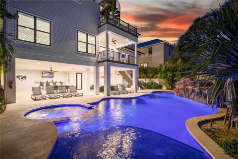 House in Sarasota, Florida 10 bedrooms, 472.59 sq.m. № 1555903 - photo 11