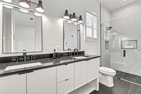 House in Sarasota, Florida 10 bedrooms, 472.59 sq.m. № 1555903 - photo 16