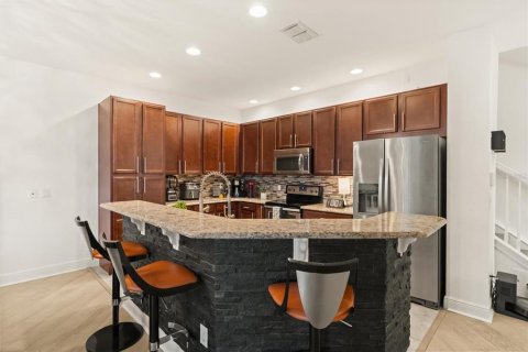 Townhouse in Orlando, Florida 4 bedrooms, 189.06 sq.m. № 2143376 - photo 11