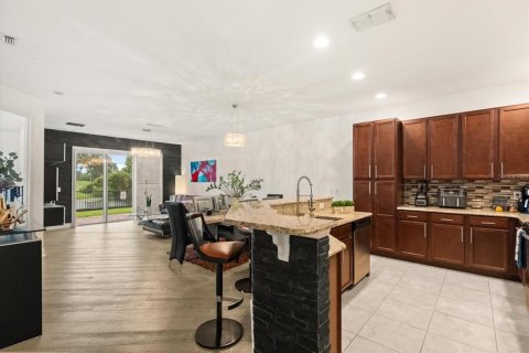 Townhouse in Orlando, Florida 4 bedrooms, 189.06 sq.m. № 2143376 - photo 10