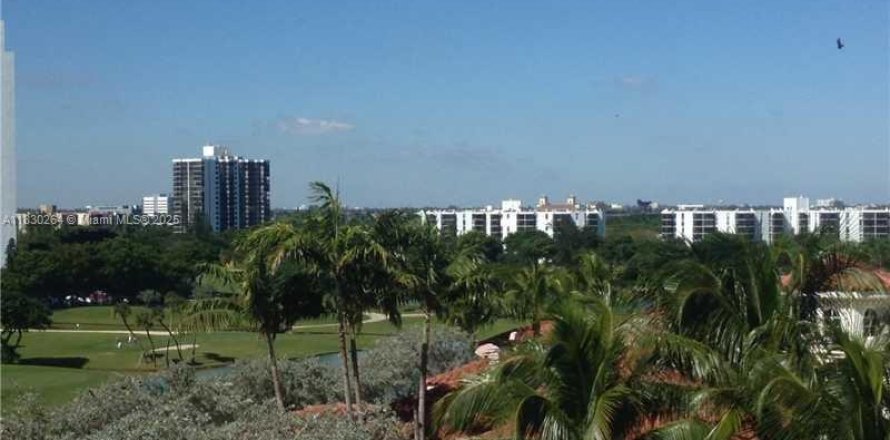 Condo in Aventura, Florida, 3 bedrooms № 1935074