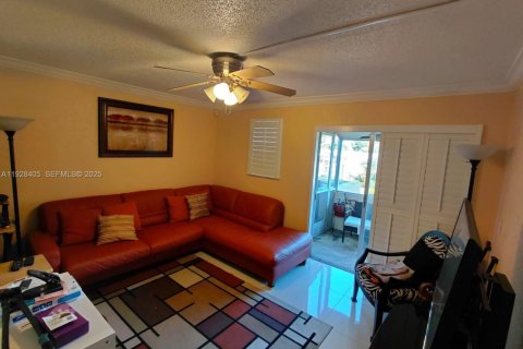 Condominio en alquiler en Coral Springs, Florida, 2 dormitorios, 94.76 m2 № 2076843 - foto 7