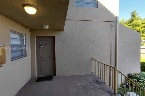 Condominio en alquiler en Coral Springs, Florida, 2 dormitorios, 94.76 m2 № 2076843 - foto 5