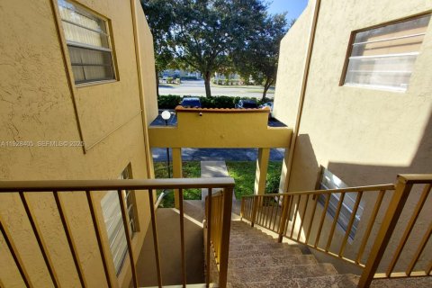 Condominio en alquiler en Coral Springs, Florida, 2 dormitorios, 94.76 m2 № 2076843 - foto 4