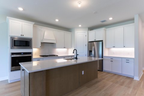 House in Lake Worth, Florida 5 bedrooms, 272.2 sq.m. № 2179678 - photo 7