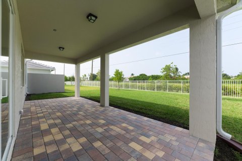 House in Lake Worth, Florida 5 bedrooms, 272.2 sq.m. № 2179678 - photo 28