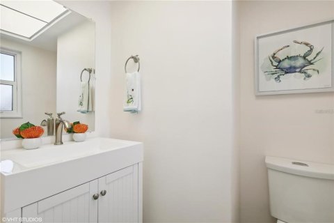 Condo in Saint Pete Beach, Florida, 1 bedroom  № 2390803 - photo 16