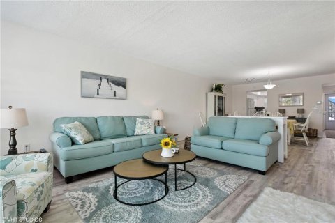 Condo in Saint Pete Beach, Florida, 1 bedroom  № 2390803 - photo 21