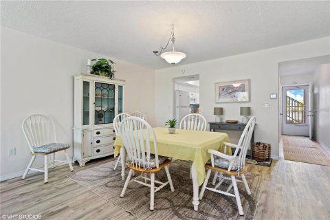 Condo in Saint Pete Beach, Florida, 1 bedroom  № 2390803 - photo 28