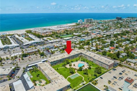 Condo in Saint Pete Beach, Florida, 1 bedroom  № 2390803 - photo 4