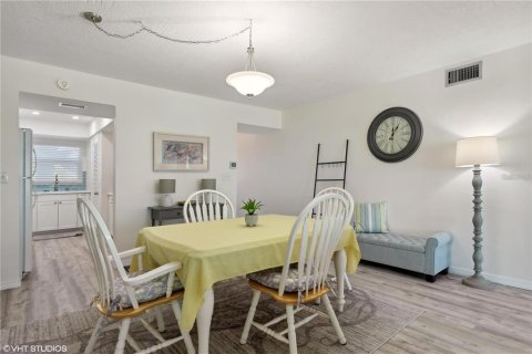 Condo in Saint Pete Beach, Florida, 1 bedroom  № 2390803 - photo 29