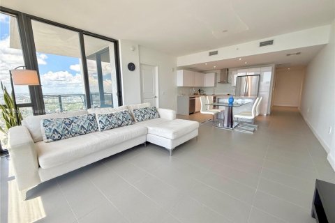 Condo in Miami, Florida, 2 bedrooms  № 1968140 - photo 8