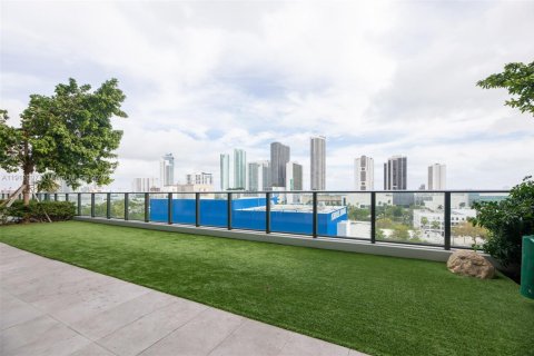 Condo in Miami, Florida, 2 bedrooms  № 1968140 - photo 30