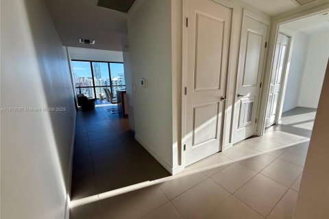 Condo in Miami, Florida, 2 bedrooms  № 1968140 - photo 20