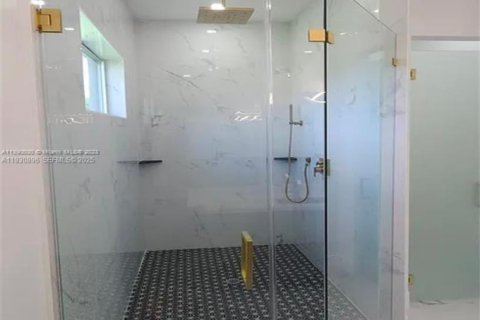 House in Homestead, Florida 4 bedrooms, 334.45 sq.m. № 1989587 - photo 17