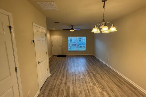 Touwnhouse à louer à Tampa, Floride: 2 chambres, 115.94 m2 № 2421955 - photo 6