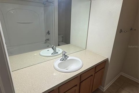 Touwnhouse à louer à Tampa, Floride: 2 chambres, 115.94 m2 № 2421955 - photo 16