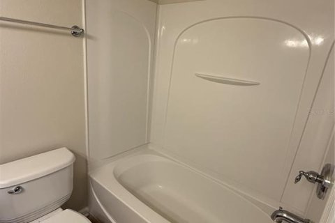Touwnhouse à louer à Tampa, Floride: 2 chambres, 115.94 m2 № 2421955 - photo 24