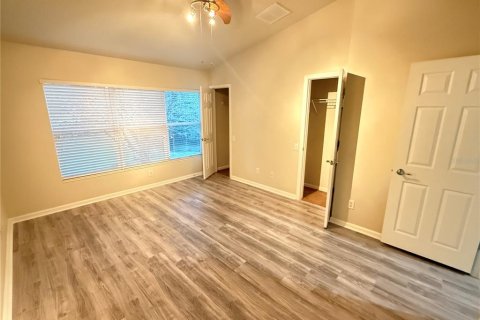 Touwnhouse à louer à Tampa, Floride: 2 chambres, 115.94 m2 № 2421955 - photo 14