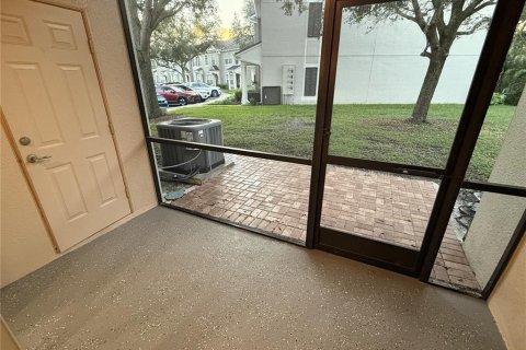 Touwnhouse à louer à Tampa, Floride: 2 chambres, 115.94 m2 № 2421955 - photo 10
