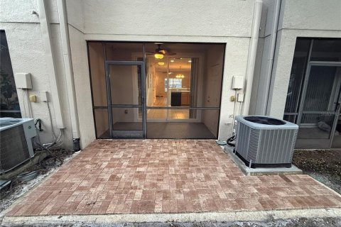 Touwnhouse à louer à Tampa, Floride: 2 chambres, 115.94 m2 № 2421955 - photo 11