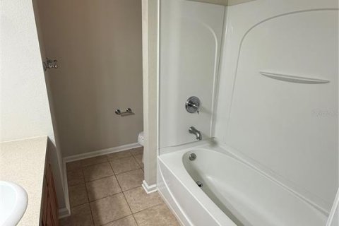 Touwnhouse à louer à Tampa, Floride: 2 chambres, 115.94 m2 № 2421955 - photo 18
