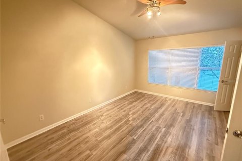 Touwnhouse à louer à Tampa, Floride: 2 chambres, 115.94 m2 № 2421955 - photo 13