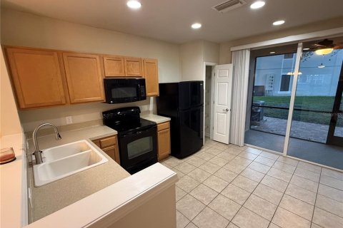 Touwnhouse à louer à Tampa, Floride: 2 chambres, 115.94 m2 № 2421955 - photo 8
