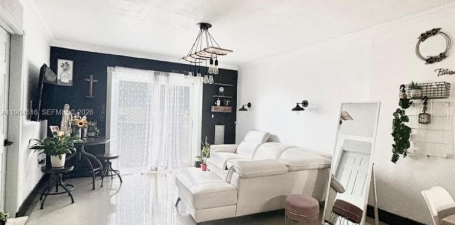 Condo in Hialeah, Florida, 2 bedrooms  № 2047318