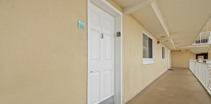 Condo in Panama City Beach, Florida, 2 bedrooms  № 561932