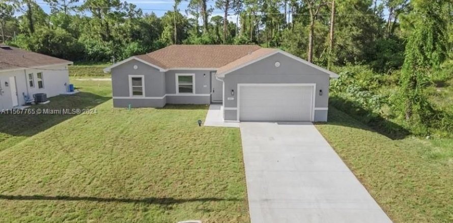 House in Lehigh Acres, Florida 4 bedrooms, 133.69 sq.m. № 1118367