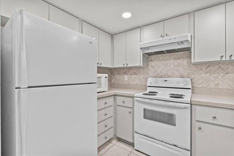 Condominio en alquiler en Tarpon Springs, Florida, 2 dormitorios, 94.3 m2 № 1840573 - foto 14