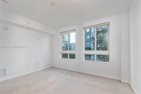 Condo in Miami, Florida, 1 bedroom № 1984322 - photo 10