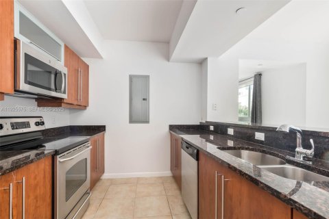 Condo in Miami, Florida, 1 bedroom № 1984322 - photo 4