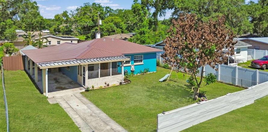 House in Lakeland, Florida 3 bedrooms, 74.32 sq.m. № 2117485