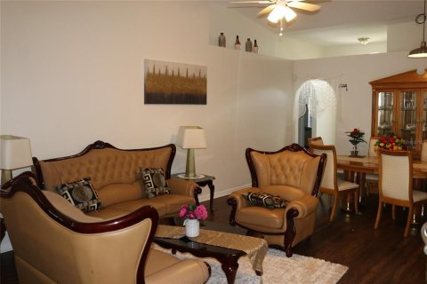 Casa en alquiler en Kissimmee, Florida, 4 dormitorios, 174.1 m2 № 1901745 - foto 5