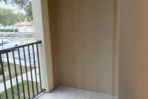 Condo in Tamarac, Florida, 2 bedrooms  № 2002819 - photo 27