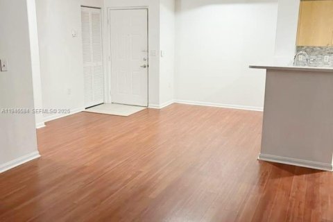 Condo in Tamarac, Florida, 2 bedrooms  № 2002819 - photo 18