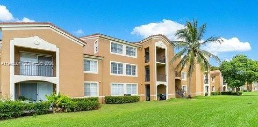 Condo in Tamarac, Florida, 2 bedrooms  № 2002819