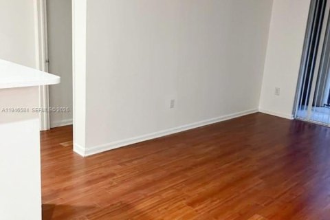 Condo in Tamarac, Florida, 2 bedrooms  № 2002819 - photo 19