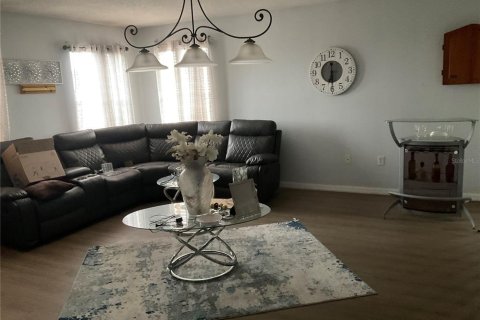 Casa en venta en Davenport, Florida, 5 dormitorios, 317.54 m2 № 2386126 - foto 19