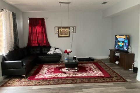 Casa en venta en Davenport, Florida, 5 dormitorios, 317.54 m2 № 2386126 - foto 16