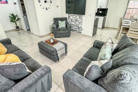 Villa ou maison à vendre à Royal Palm Beach, Floride: 3 chambres, 131.09 m2 № 2402164 - photo 6